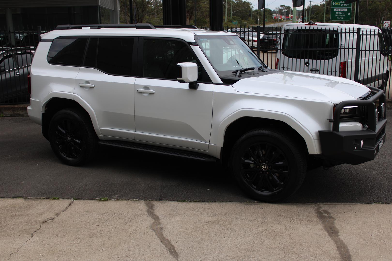 2025 Toyota Landcruiser Prado VX in White