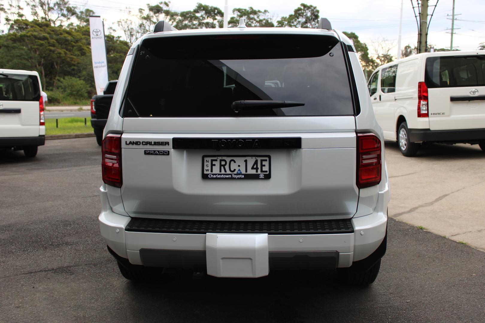 2025 Toyota Landcruiser Prado VX in White