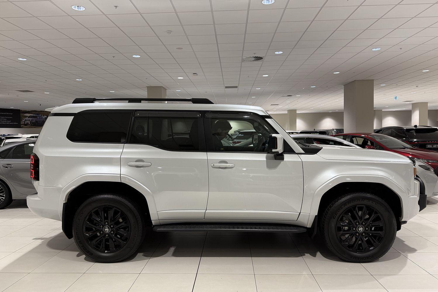 2024 Toyota Landcruiser Prado Kakadu in White