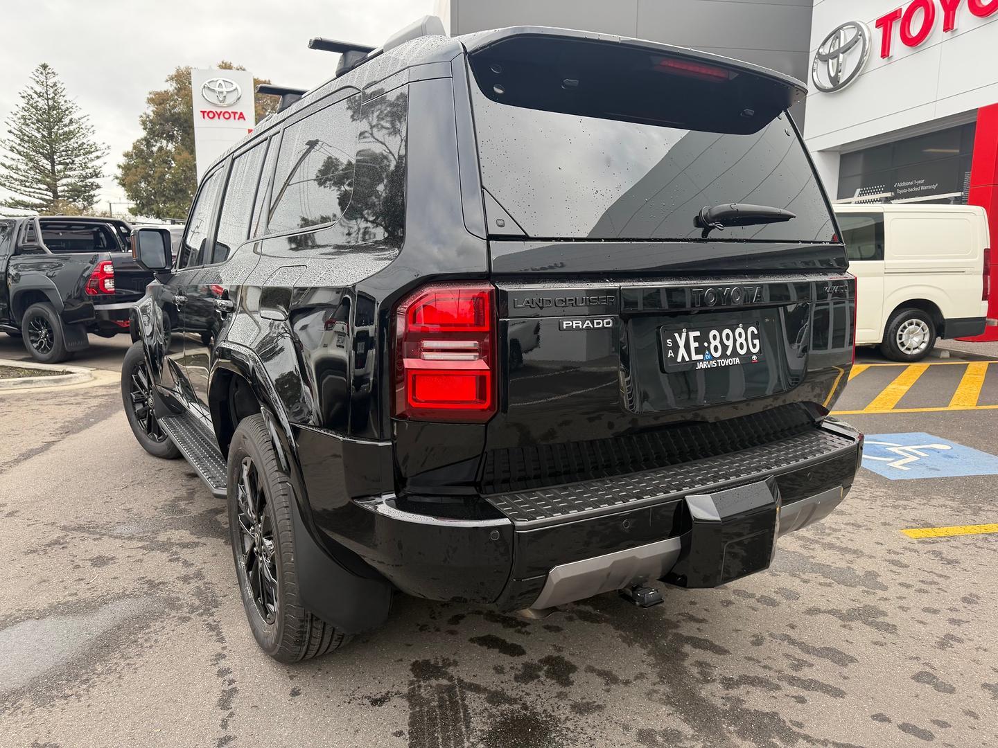 2024 Toyota Landcruiser Prado Kakadu in Black