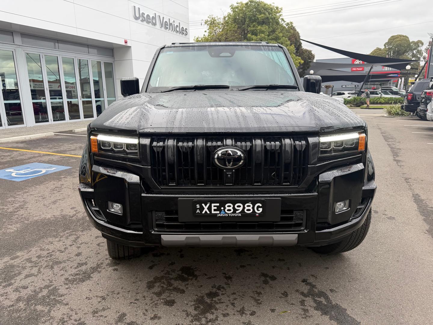 2024 Toyota Landcruiser Prado Kakadu in Black