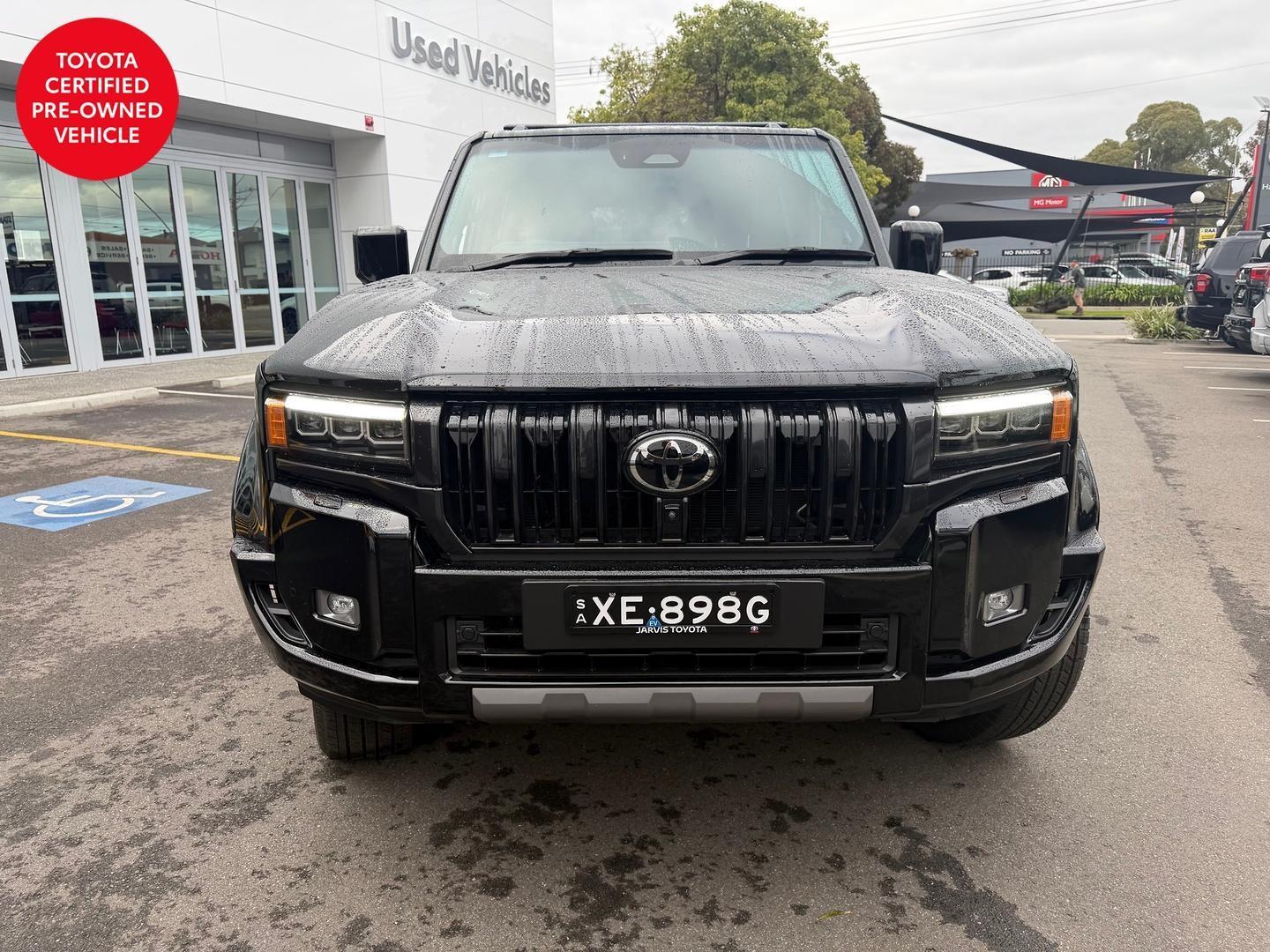 2024 Toyota Landcruiser Prado Kakadu in Black