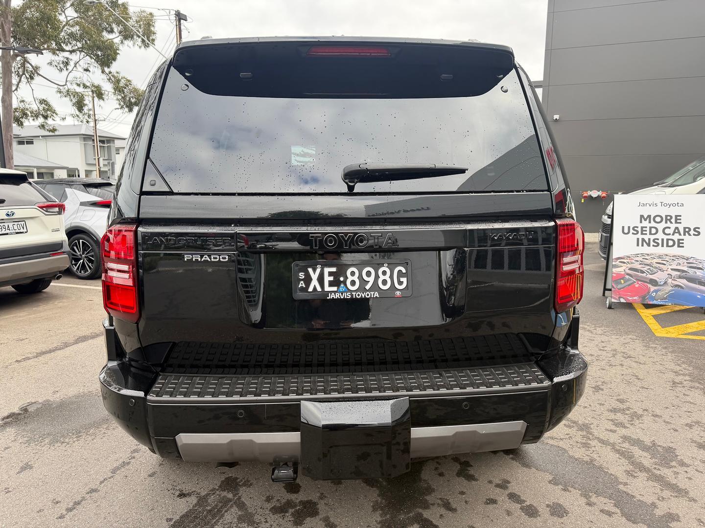 2024 Toyota Landcruiser Prado Kakadu in Black