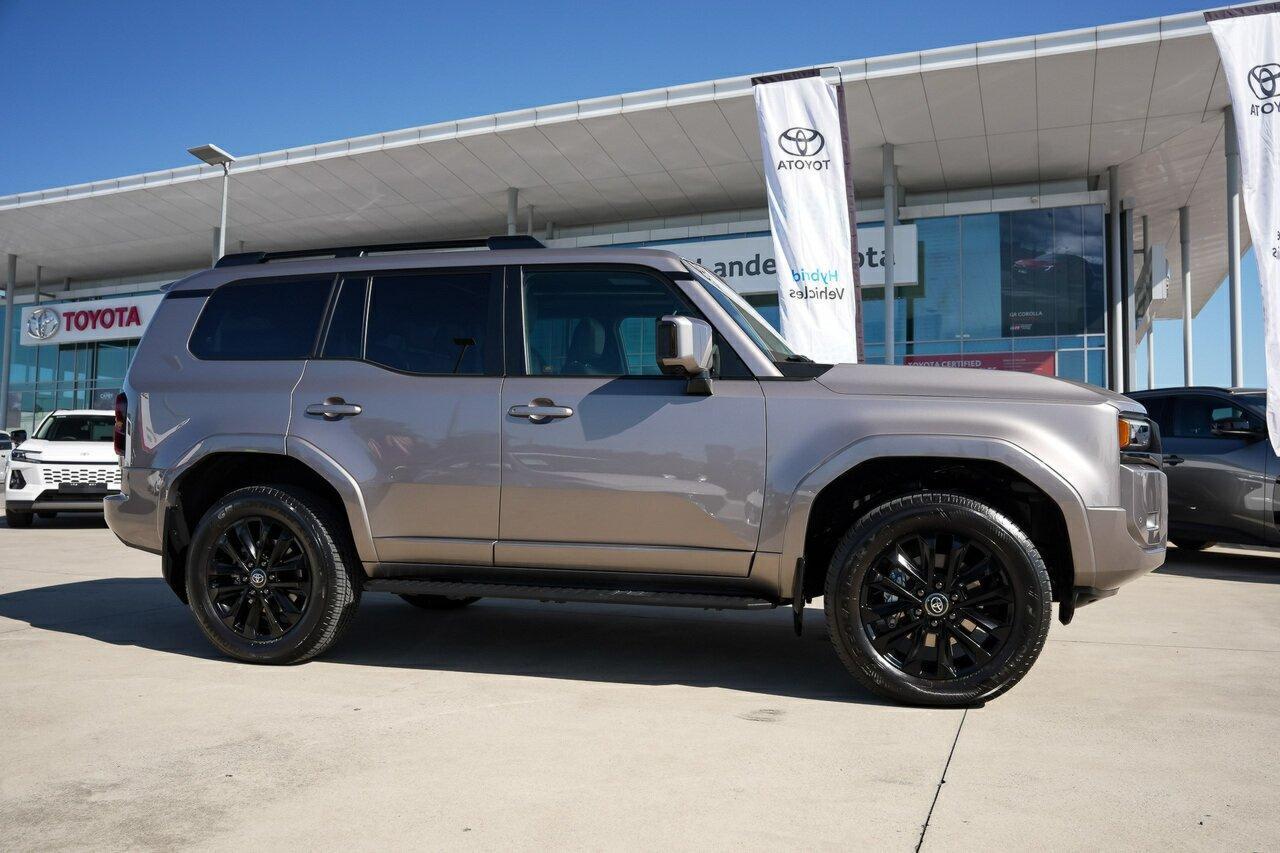 2024 Toyota Landcruiser Prado Kakadu in Bronze