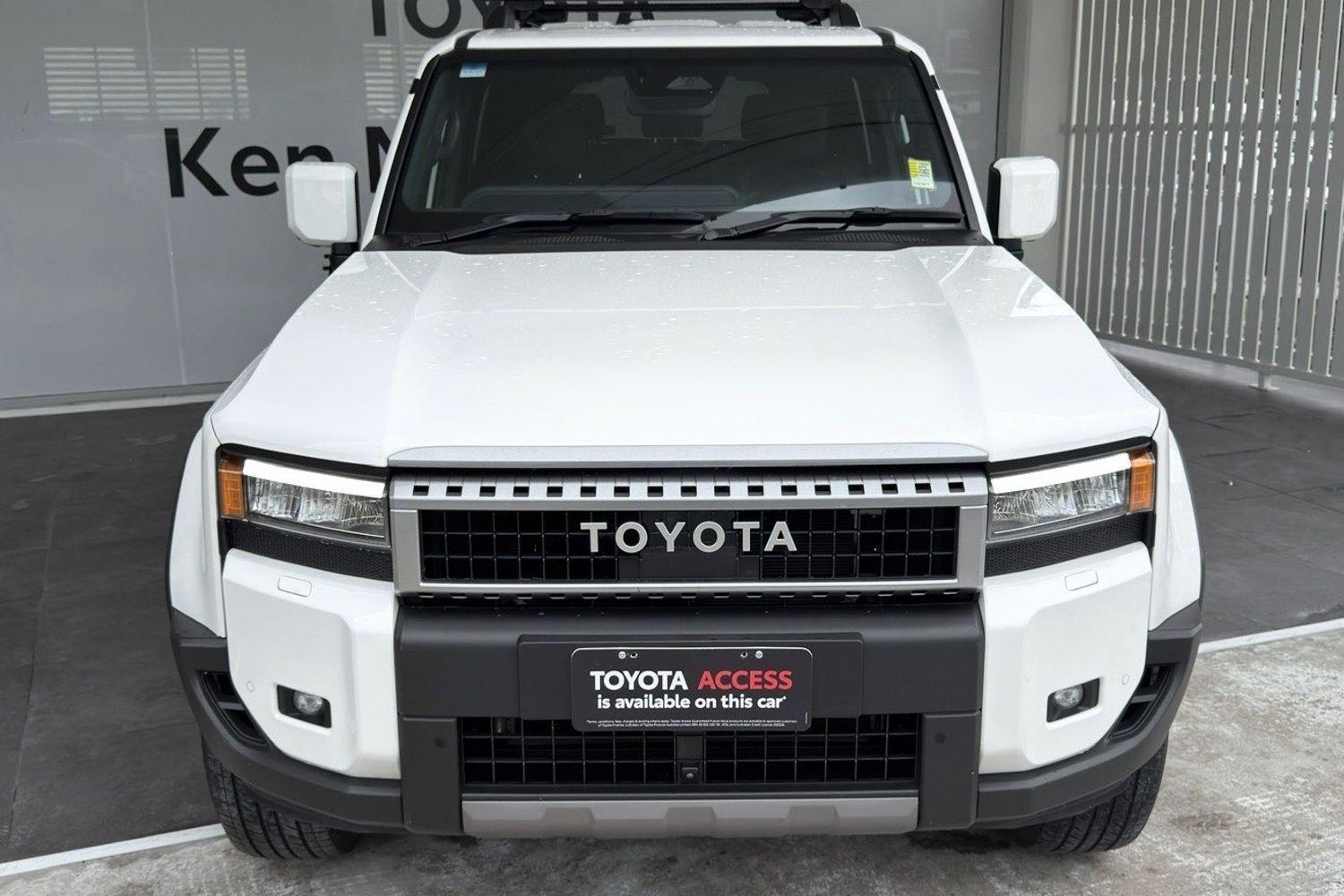 2025 Toyota Landcruiser Prado GXL in White