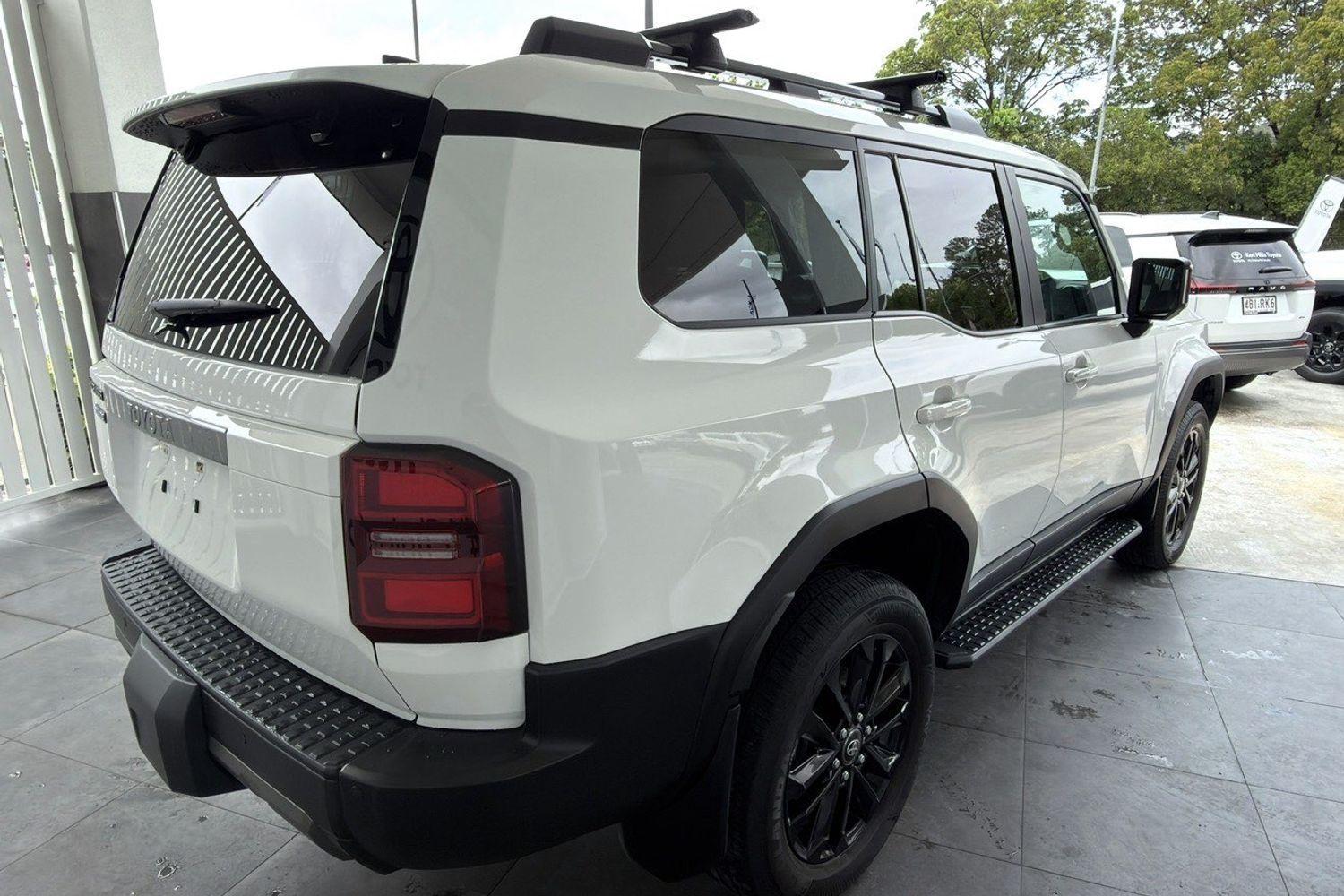 2025 Toyota Landcruiser Prado GXL in White