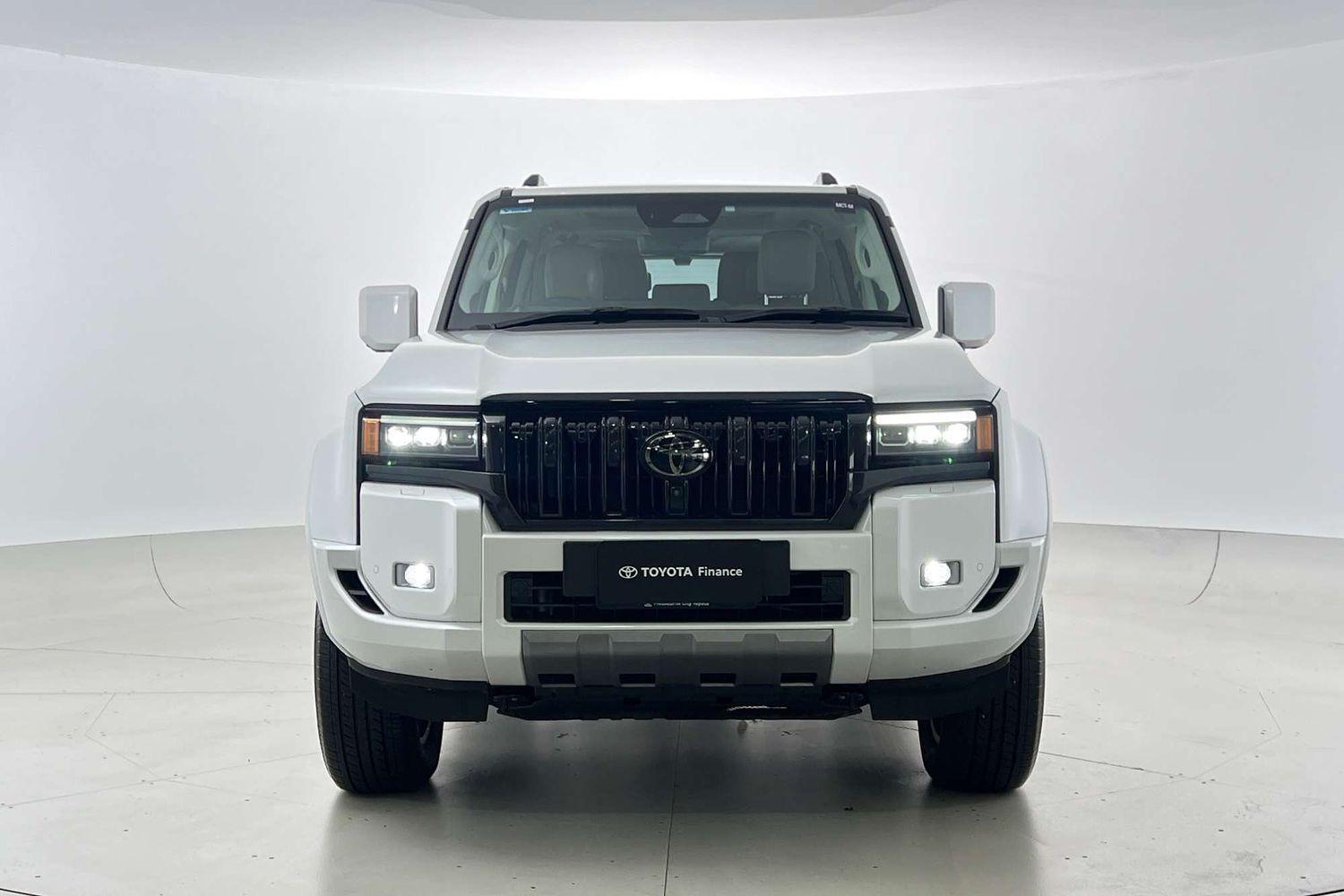 2025 Toyota Landcruiser Prado Kakadu in White