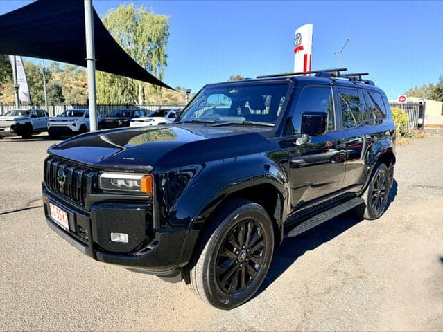 2025 Toyota Landcruiser Prado Kakadu in Black