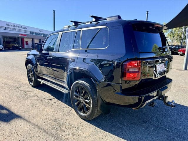 2025 Toyota Landcruiser Prado Kakadu in Black