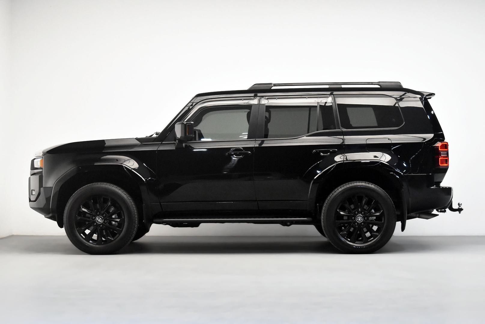 2025 Toyota Landcruiser Prado Kakadu in Black