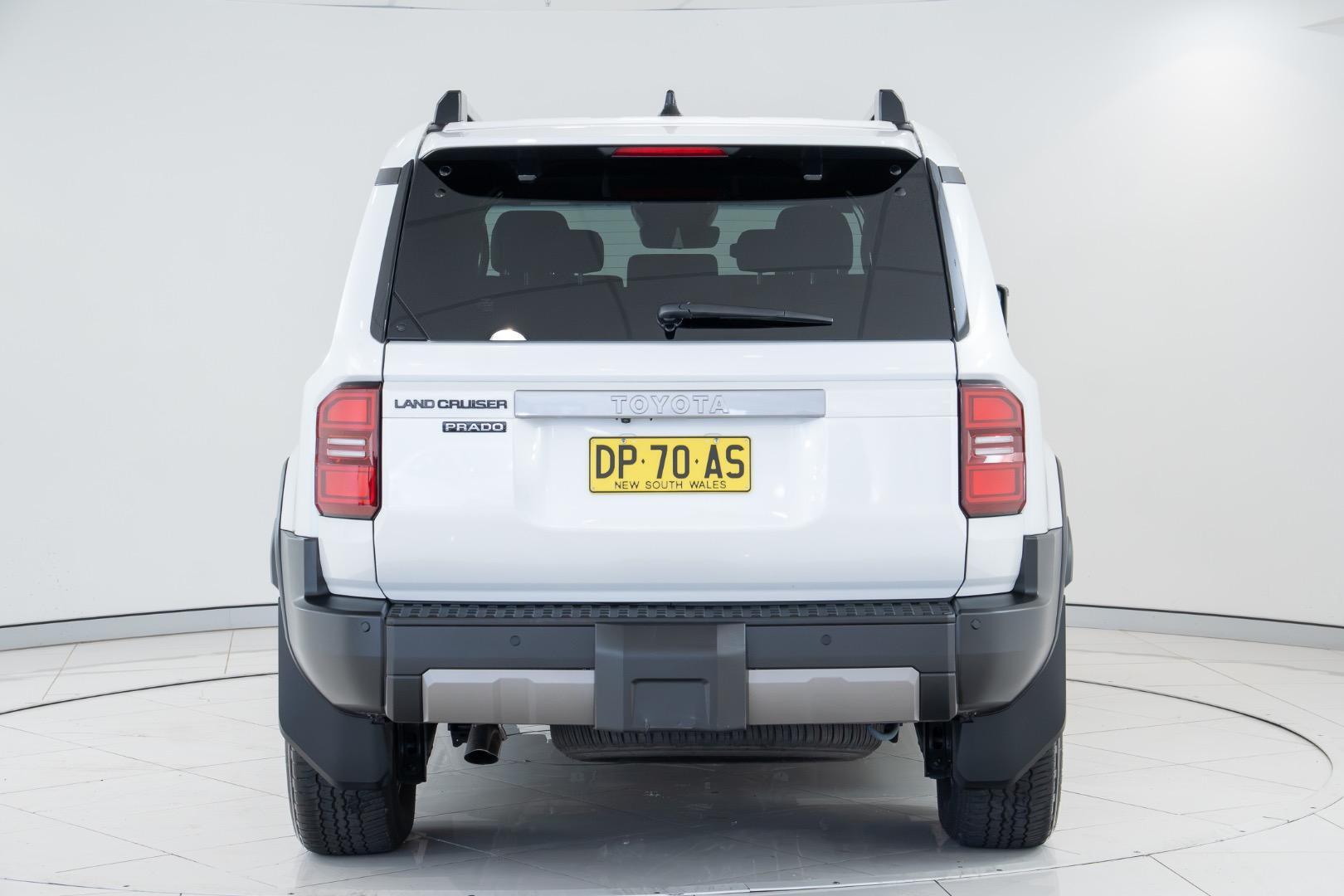 2025 Toyota Landcruiser Prado GXL in White