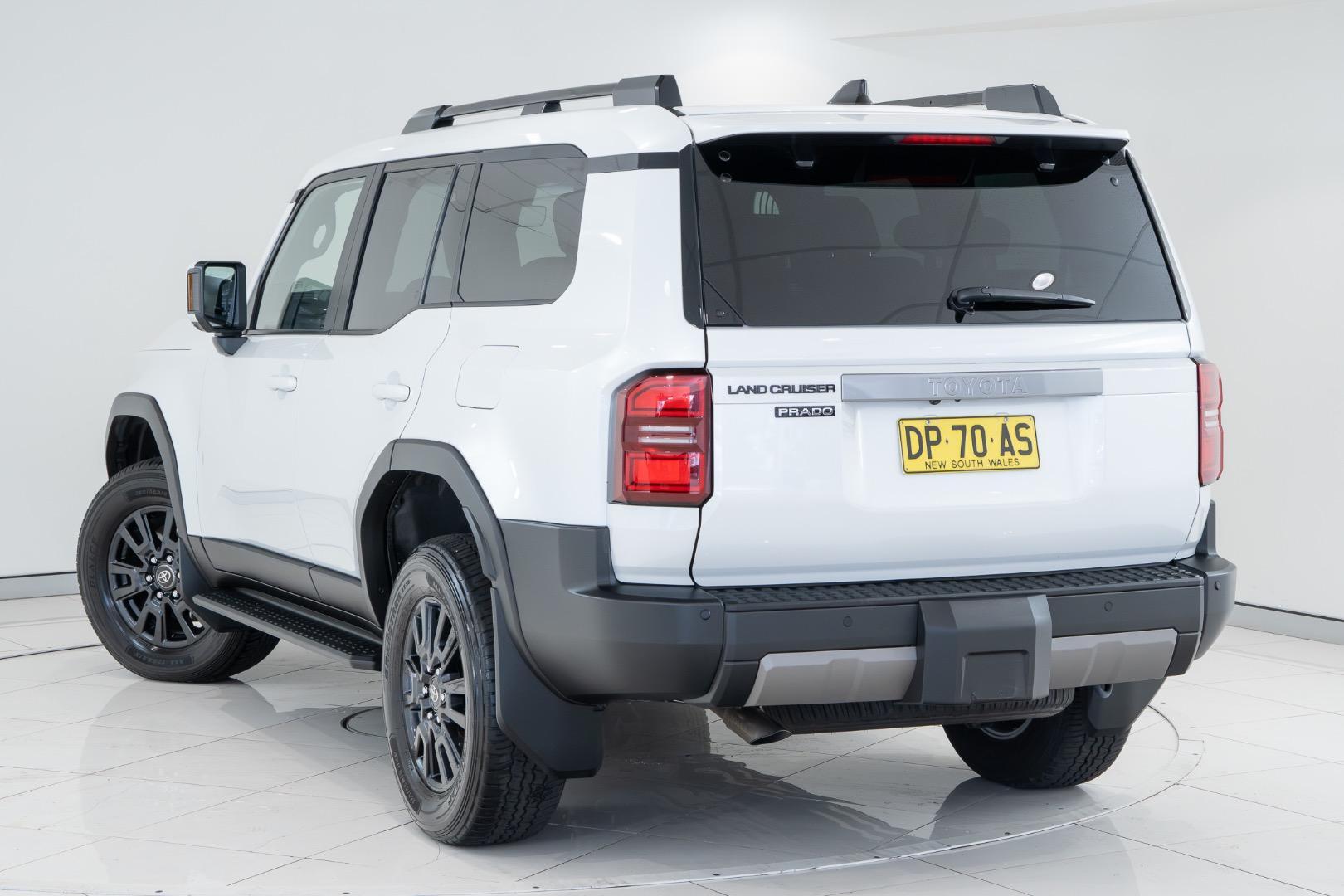 2025 Toyota Landcruiser Prado GXL in White