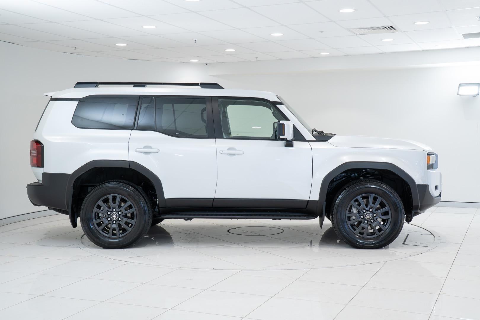 2025 Toyota Landcruiser Prado GXL in White