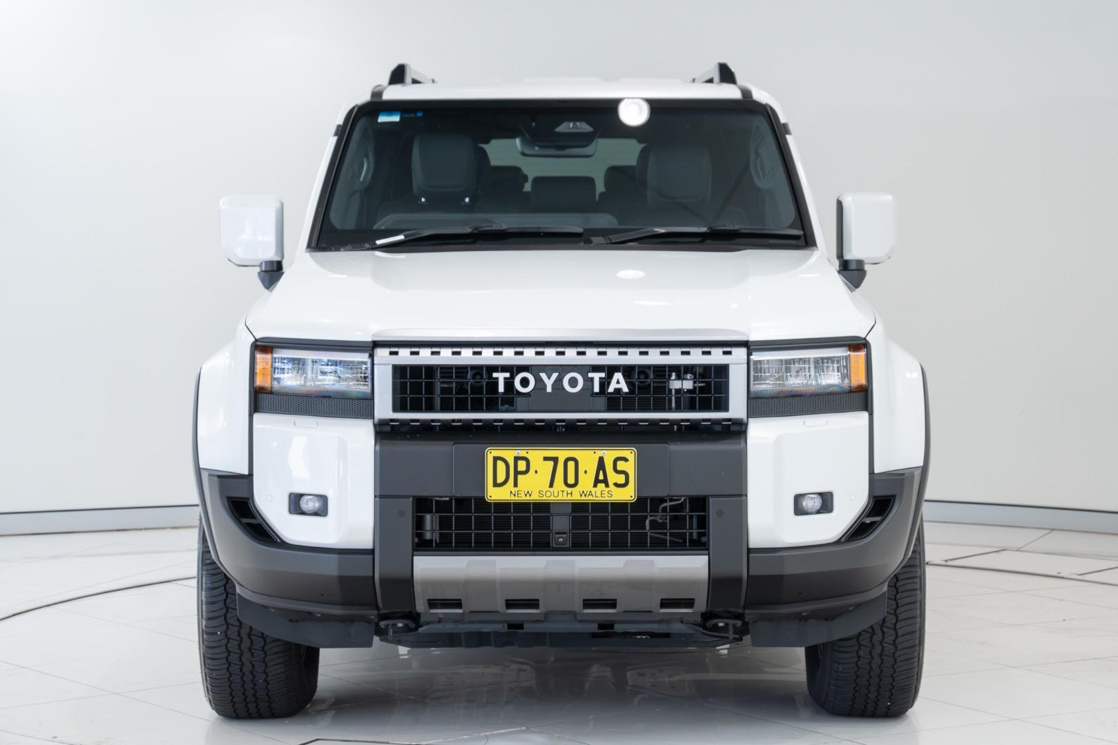 2025 Toyota Landcruiser Prado GXL in White