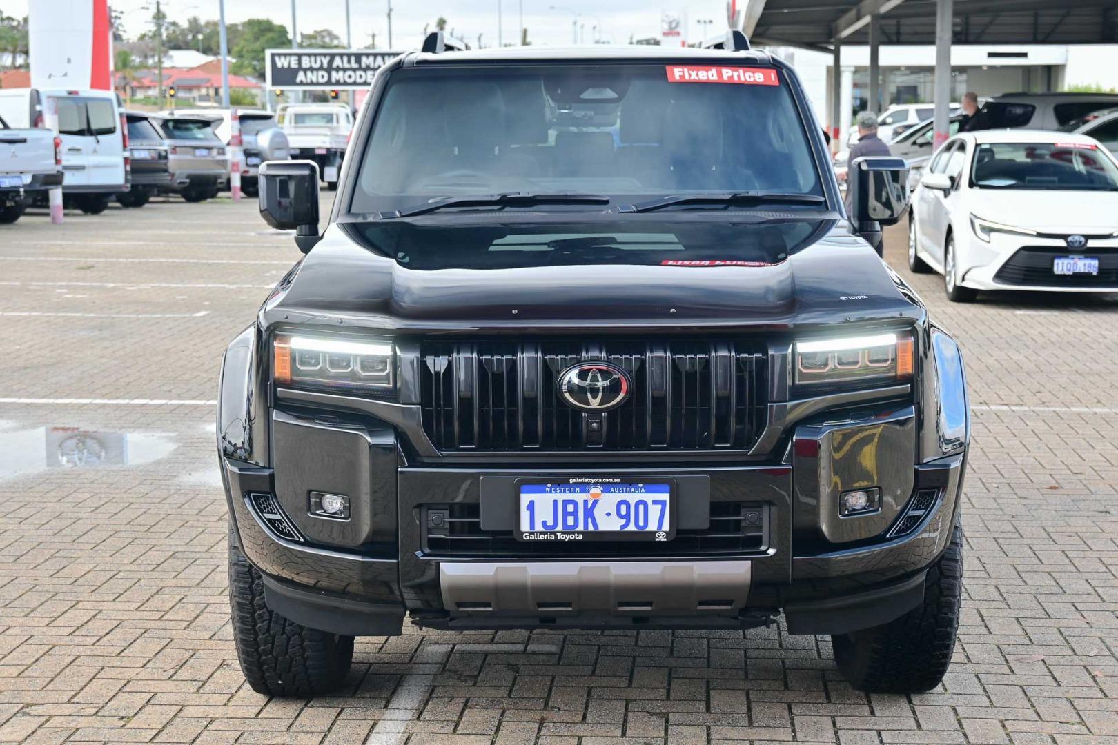 2025 Toyota Landcruiser Prado Kakadu in Black