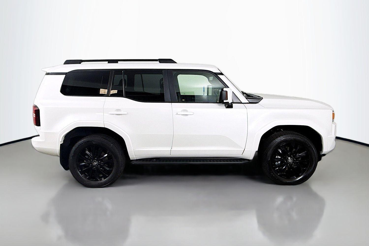 2024 Toyota Landcruiser Prado Kakadu in White