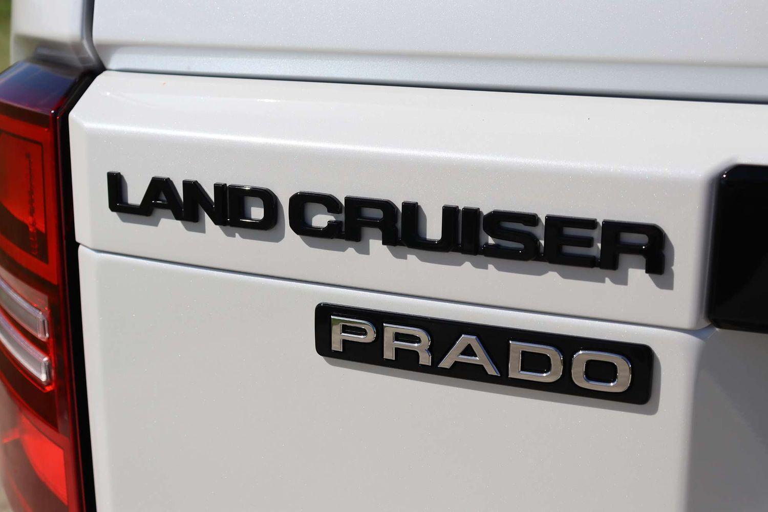 2024 Toyota Landcruiser Prado Kakadu in White