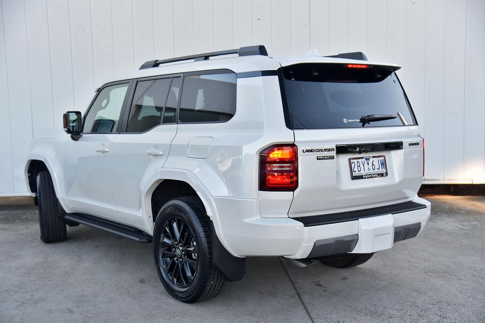 2024 Toyota Landcruiser Prado Kakadu in White