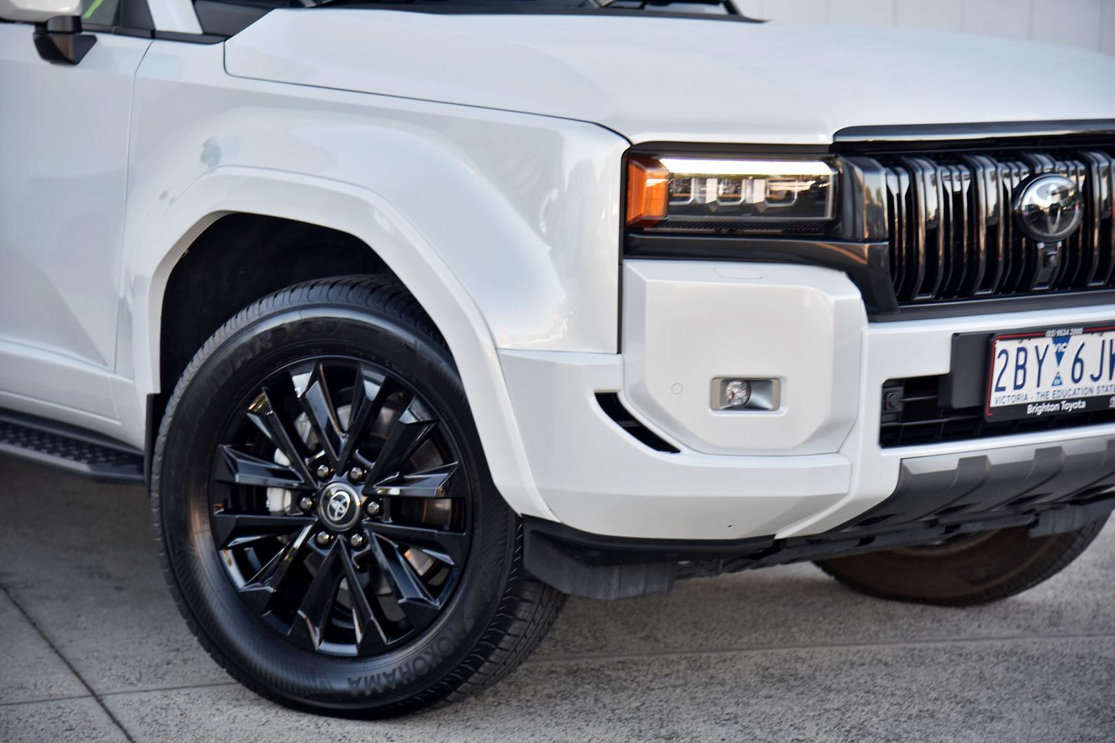 2024 Toyota Landcruiser Prado Kakadu in White