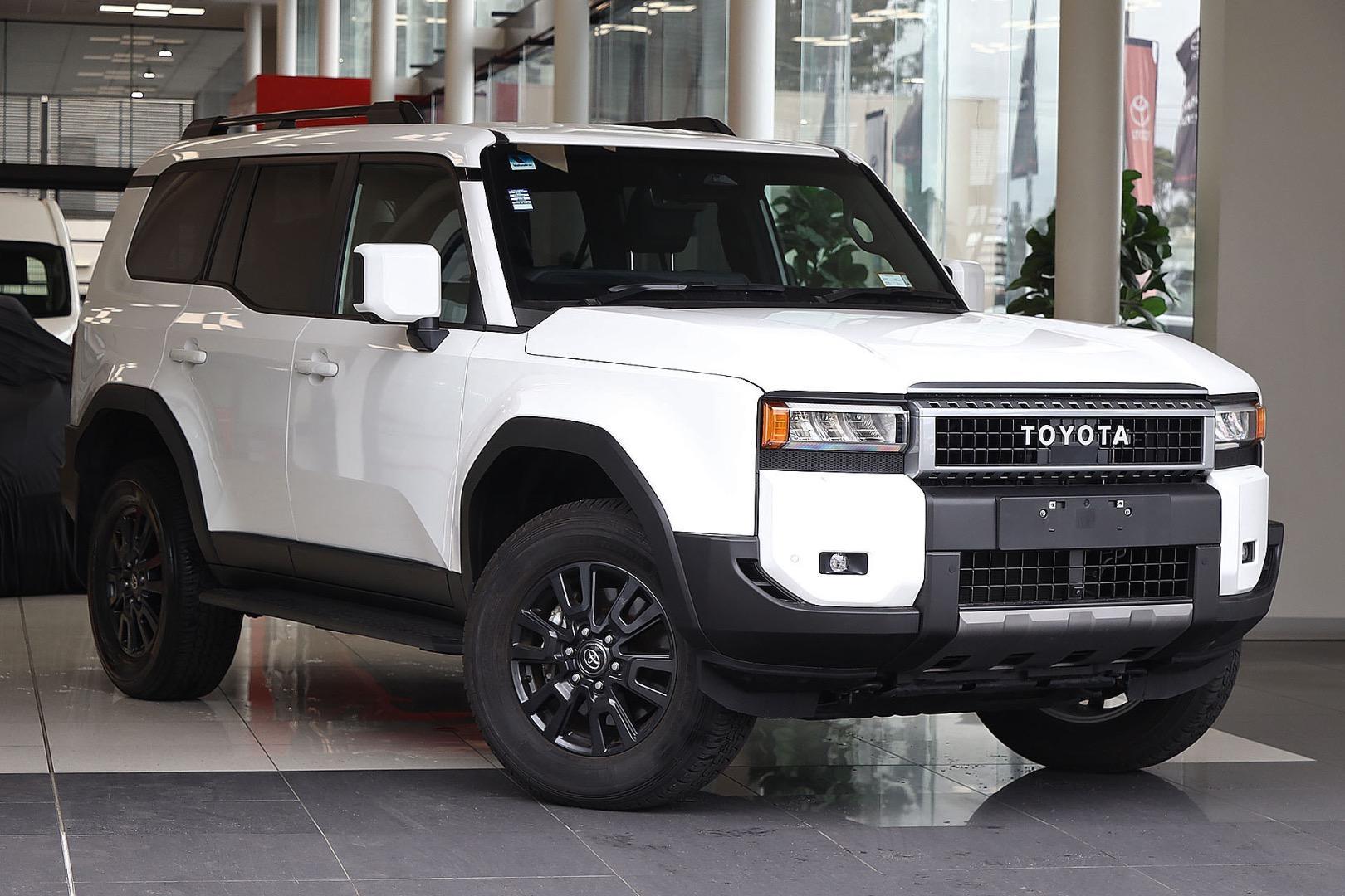 2025 Toyota Landcruiser Prado GXL in White