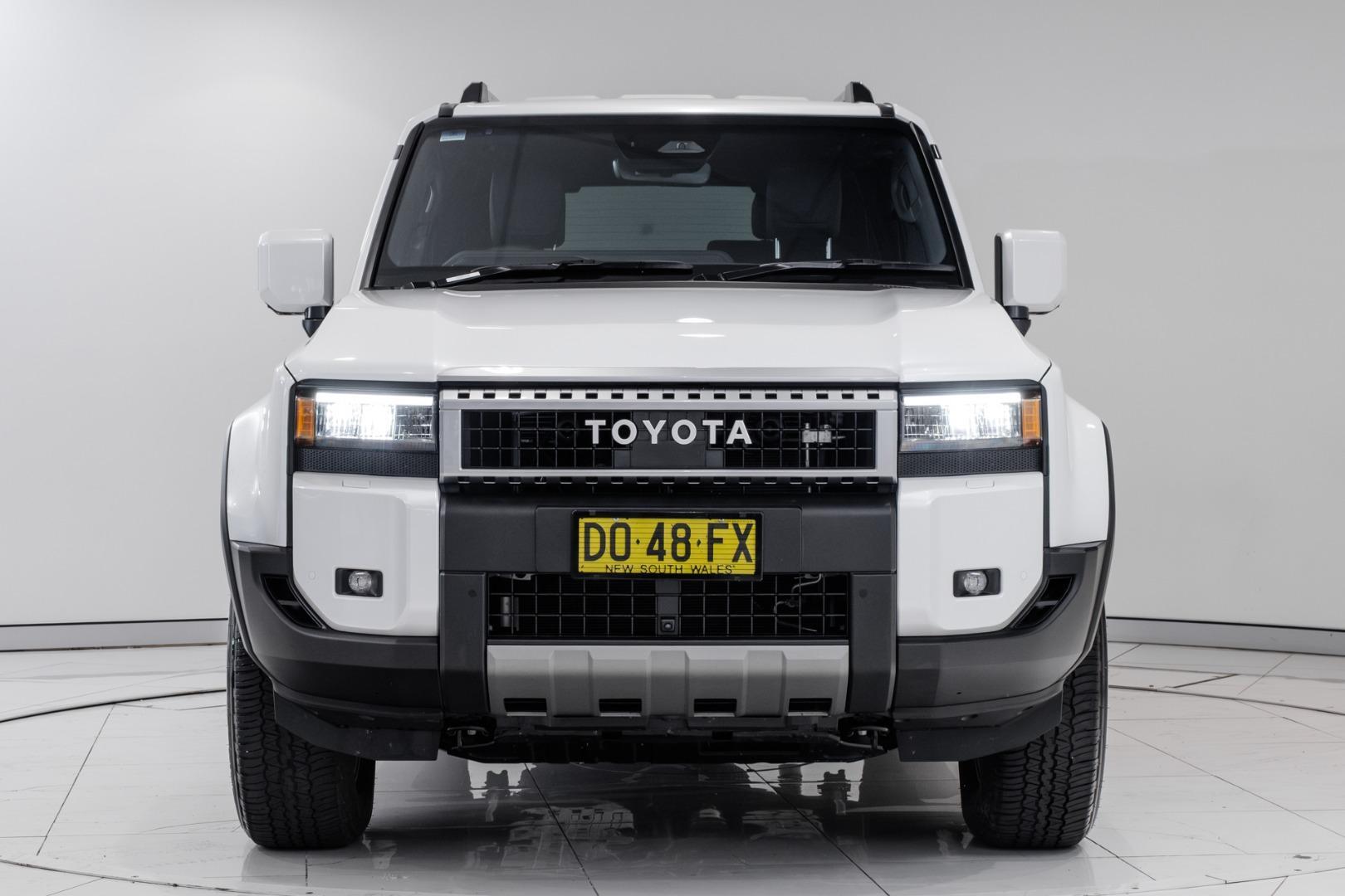 2025 Toyota Landcruiser Prado GXL in White