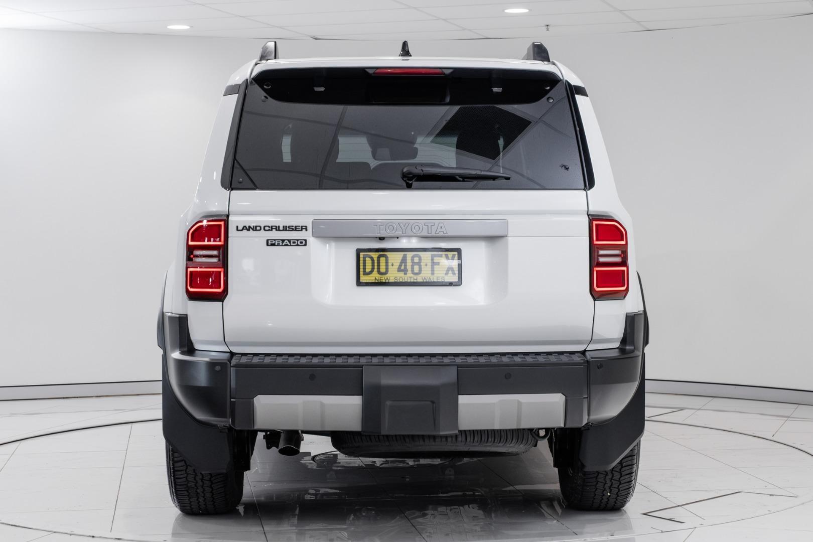 2025 Toyota Landcruiser Prado GXL in White