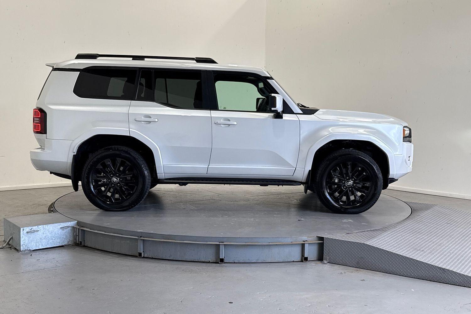 2024 Toyota Landcruiser Prado VX in White