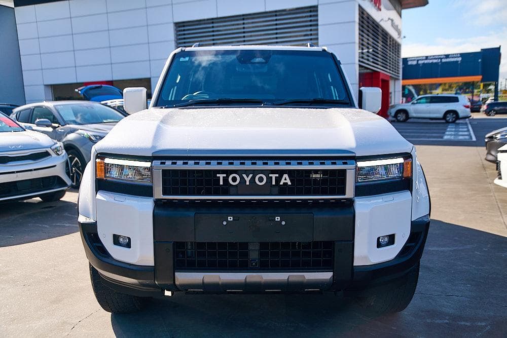 2025 Toyota Landcruiser Prado GXL in White