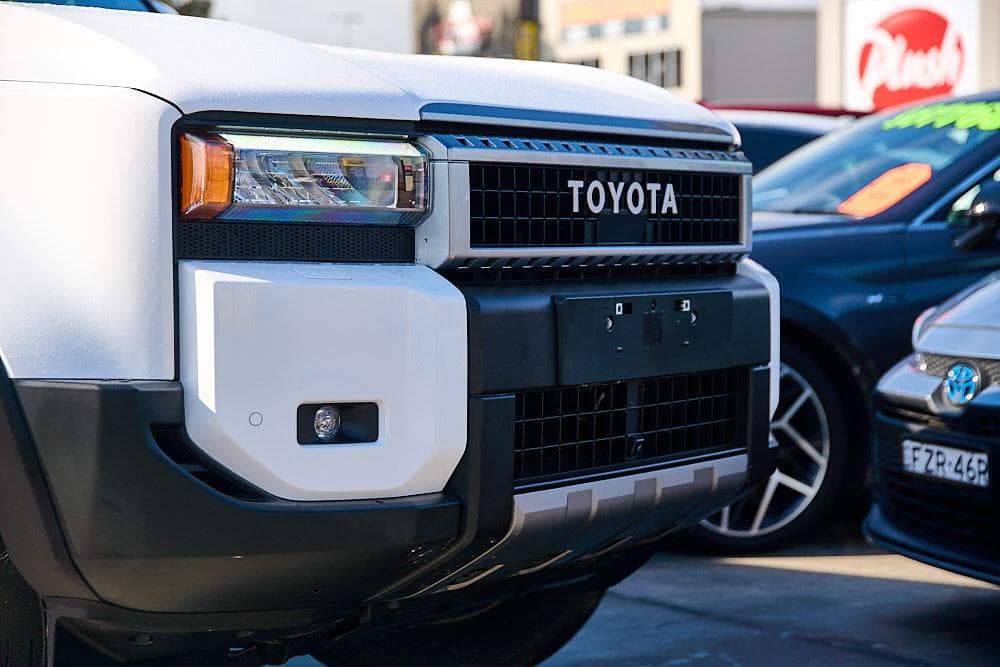 2025 Toyota Landcruiser Prado GXL in White