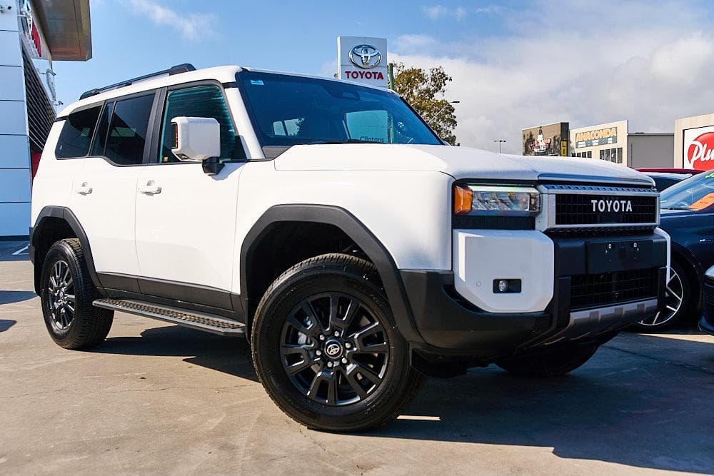 2025 Toyota Landcruiser Prado GXL in White