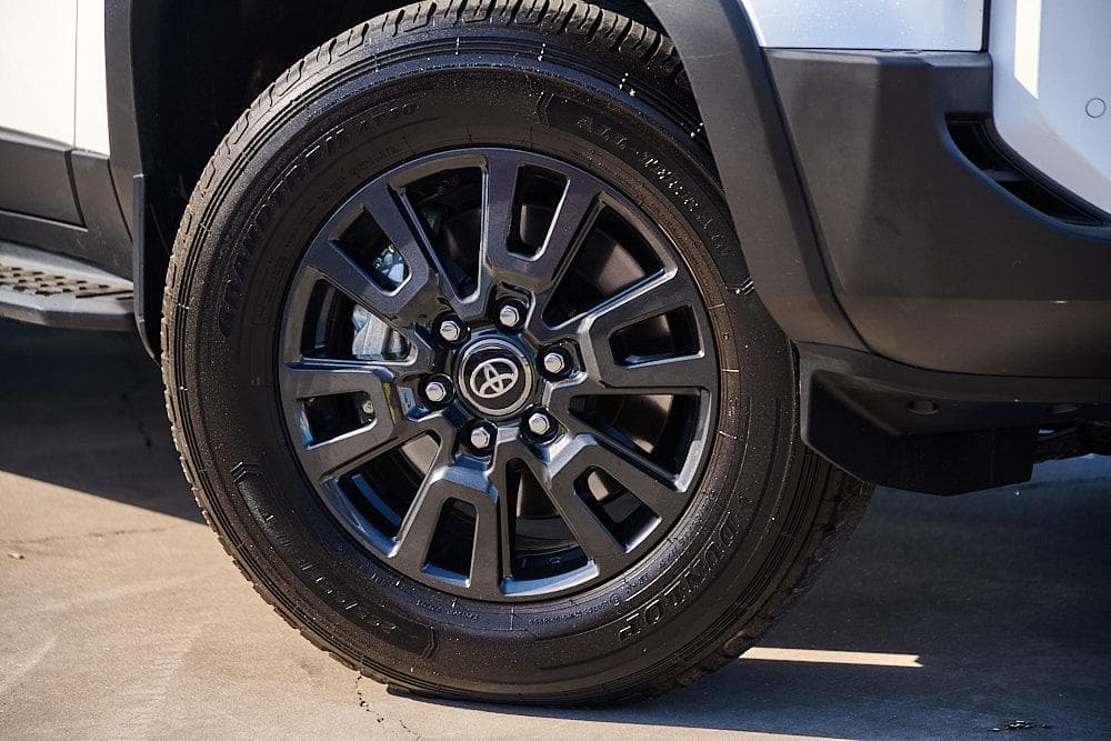 2025 Toyota Landcruiser Prado GXL in White