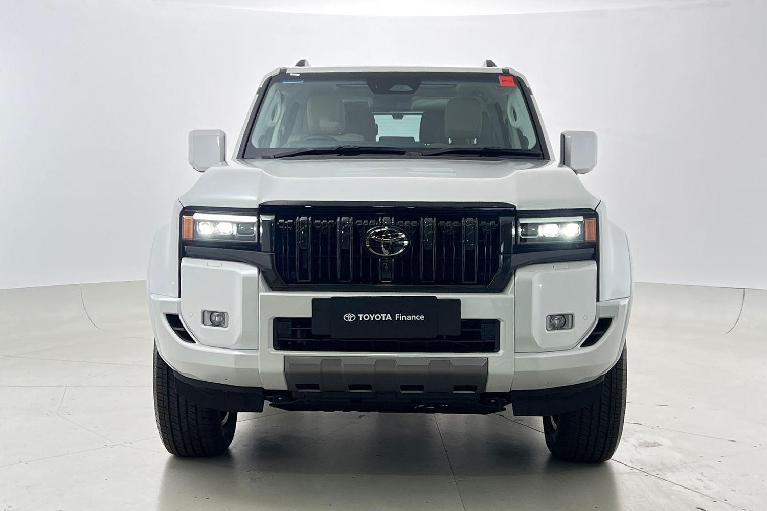 2025 Toyota Landcruiser Prado Kakadu in White
