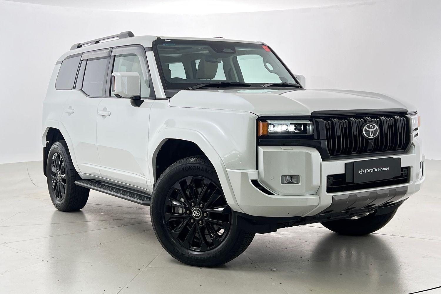 2025 Toyota Landcruiser Prado Kakadu in White