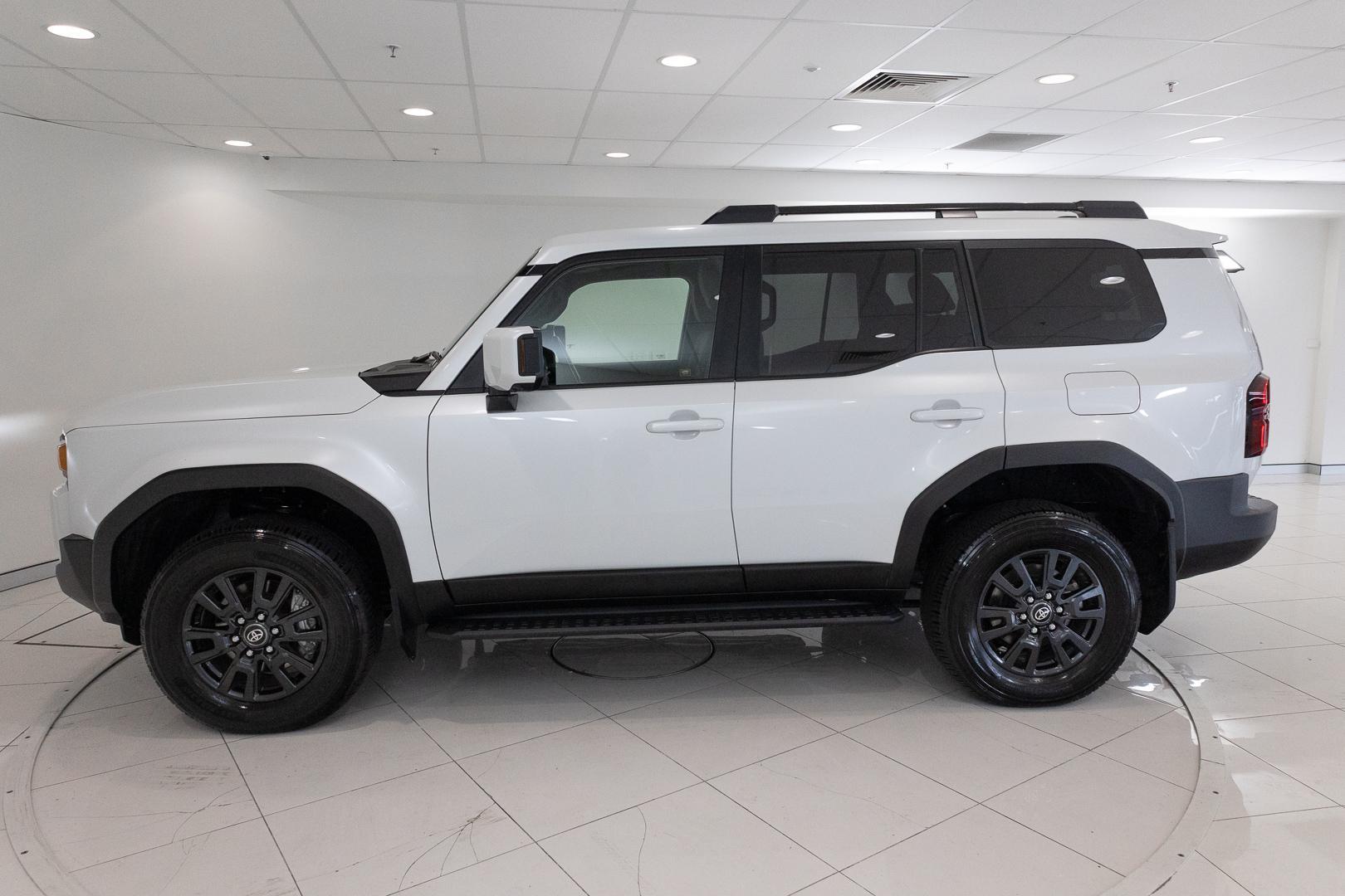 2025 Toyota Landcruiser Prado GXL in White