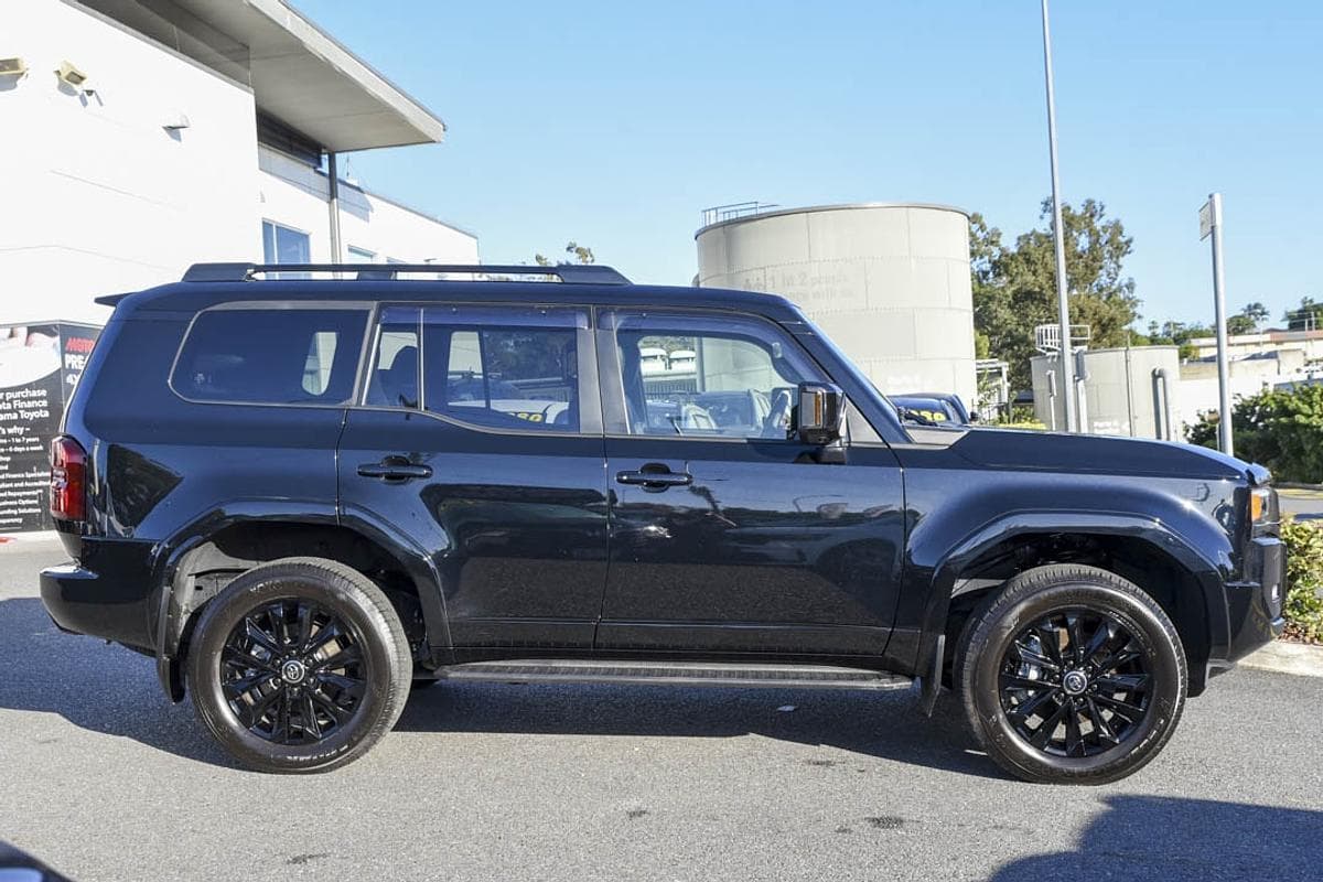 2025 Toyota Landcruiser Prado VX in Black