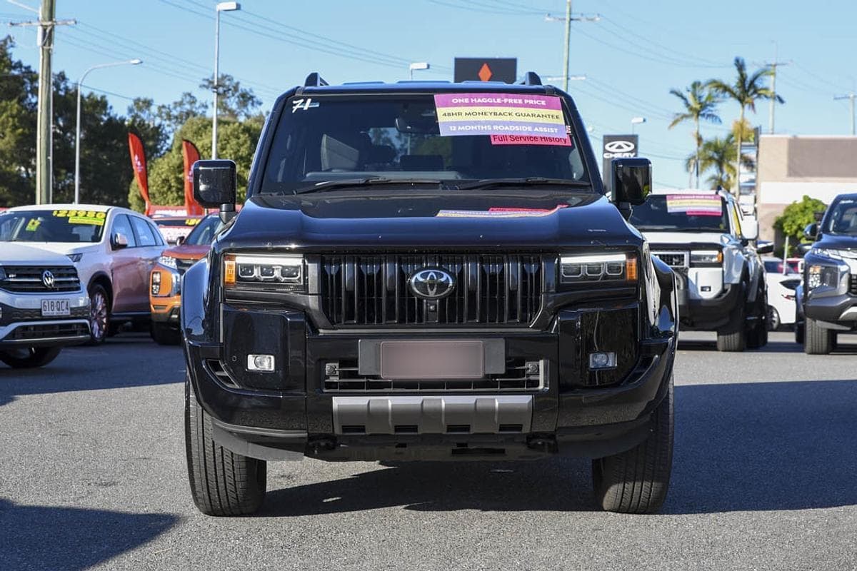2025 Toyota Landcruiser Prado VX in Black