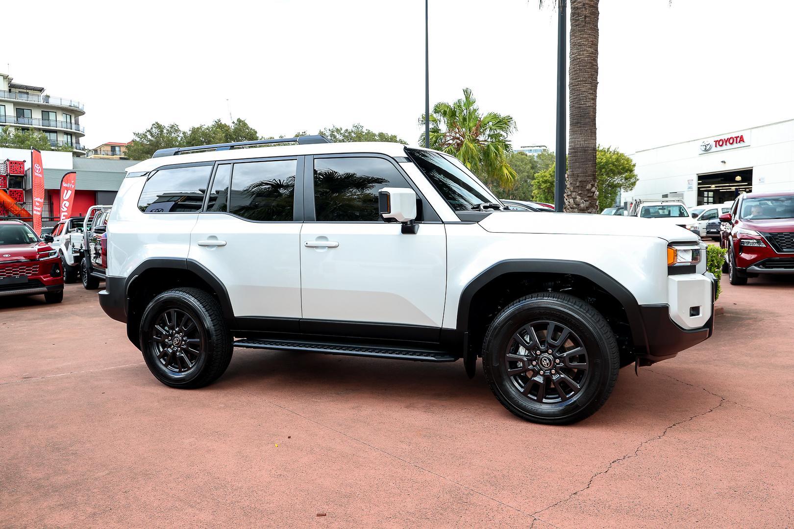 2026 Toyota Landcruiser Prado GXL in White