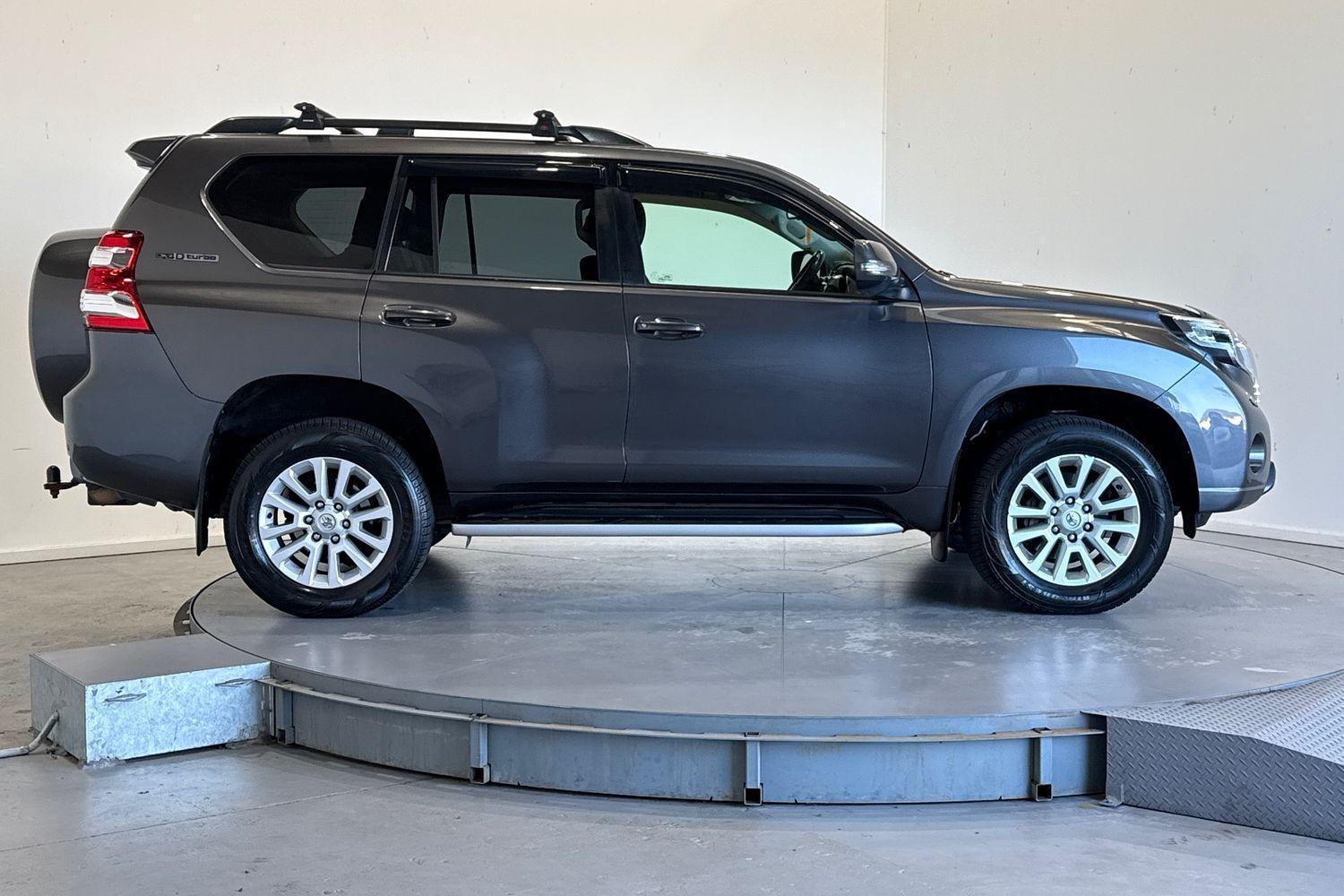 2015 Toyota Landcruiser Prado VX in Silver