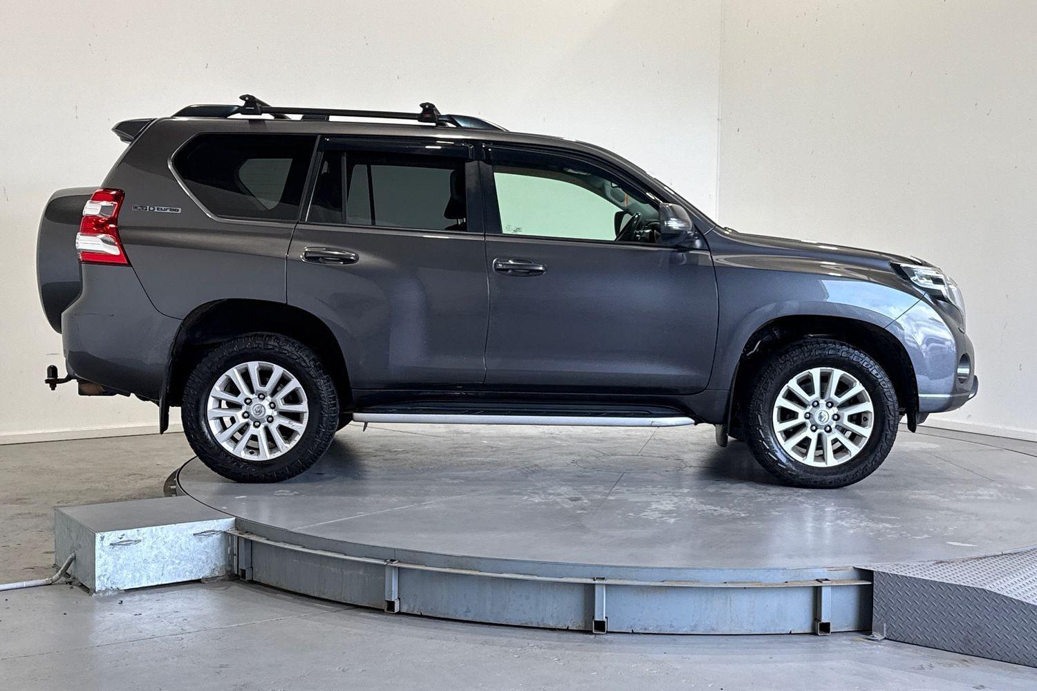 2015 Toyota Landcruiser Prado VX in Silver