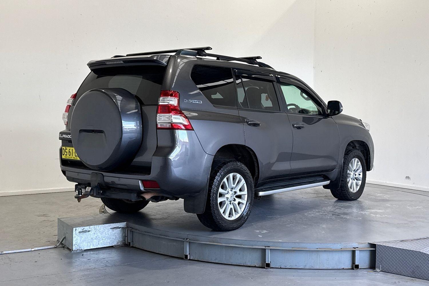 2015 Toyota Landcruiser Prado VX in Silver