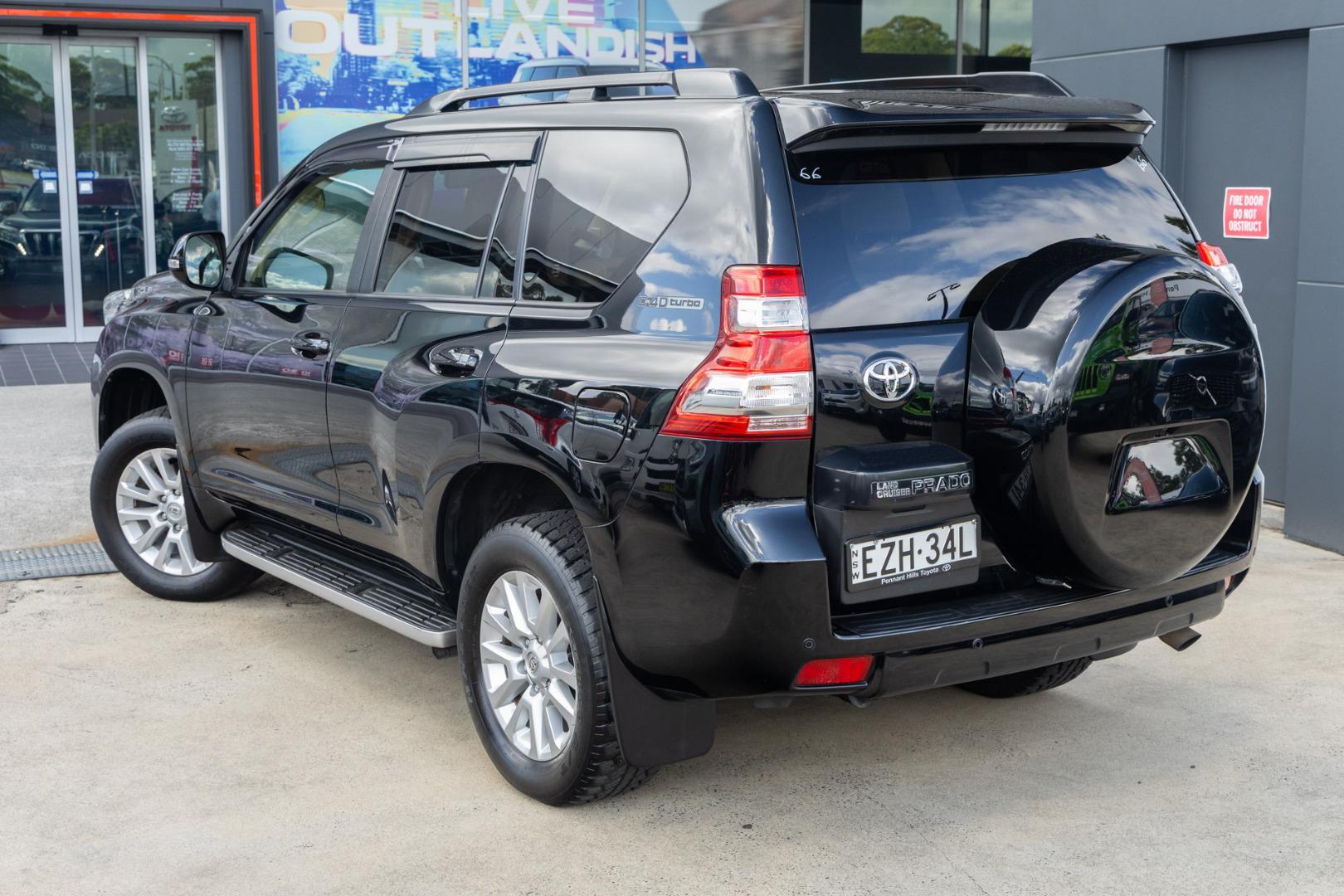 2017 Toyota Landcruiser Prado Kakadu in Black