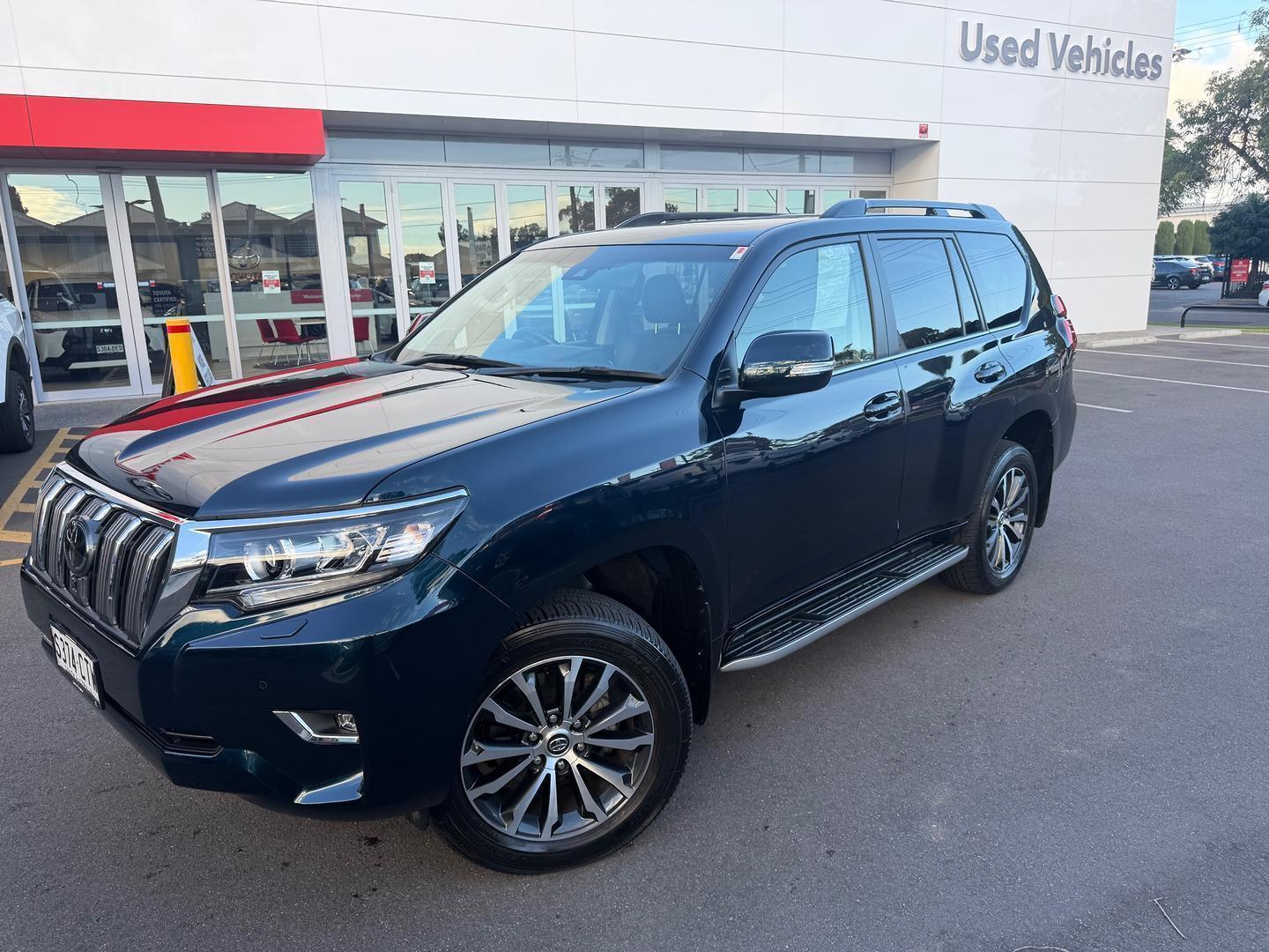 2022 Toyota Landcruiser Prado Kakadu in Black
