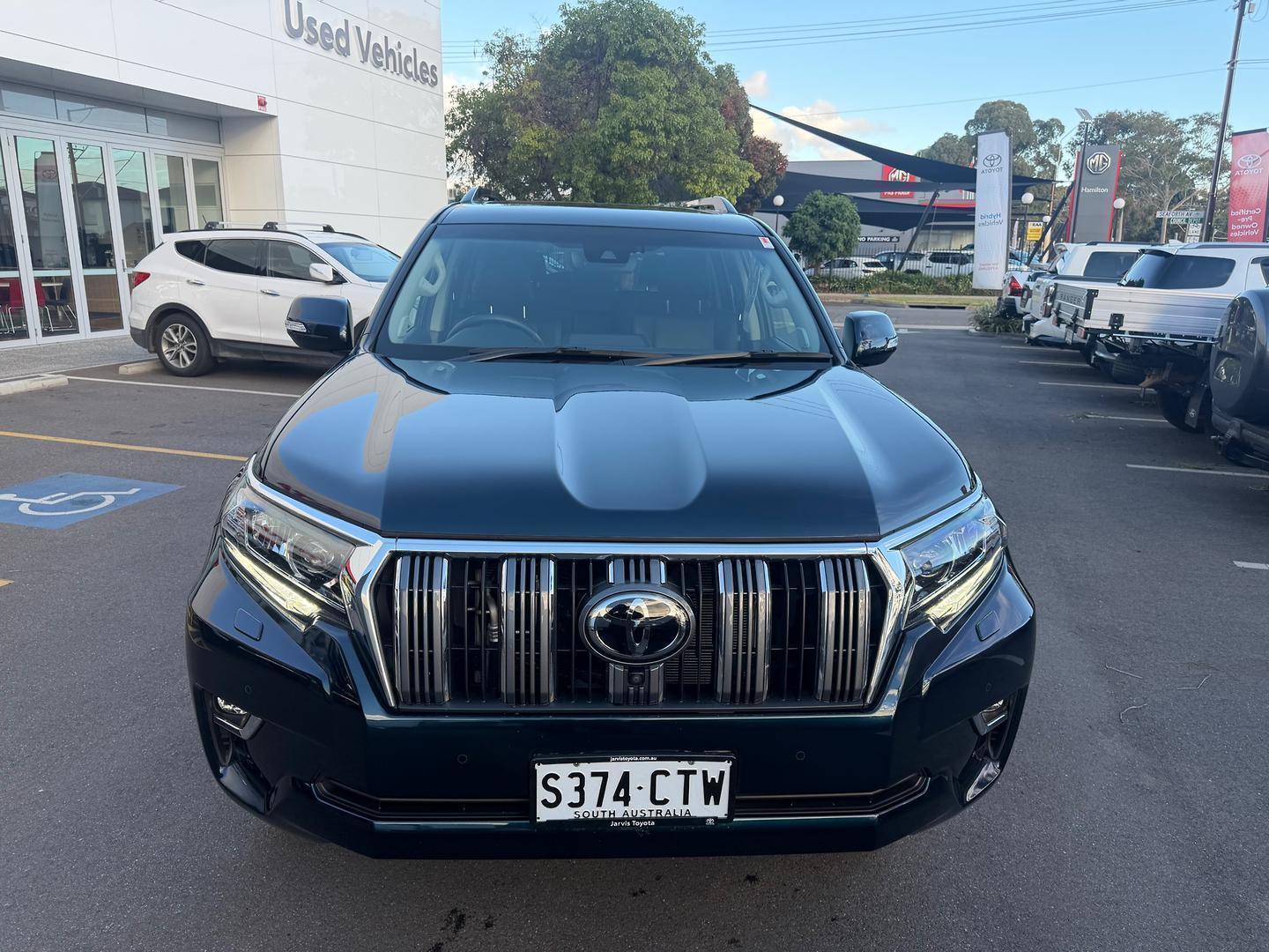 2022 Toyota Landcruiser Prado Kakadu in Black
