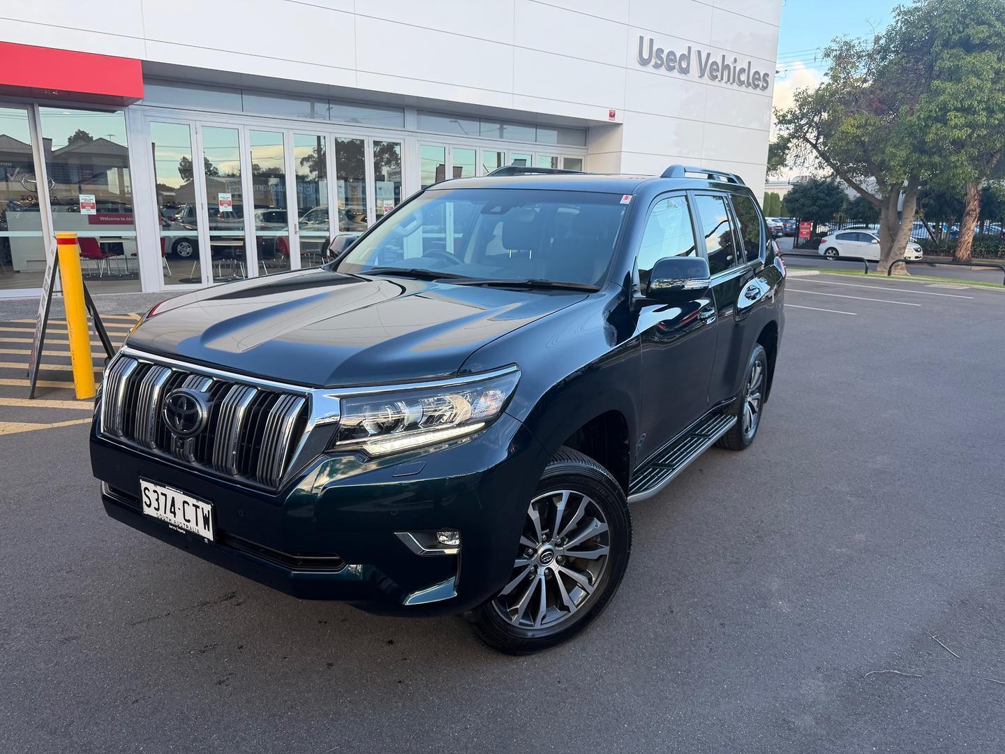 2022 Toyota Landcruiser Prado Kakadu in Black