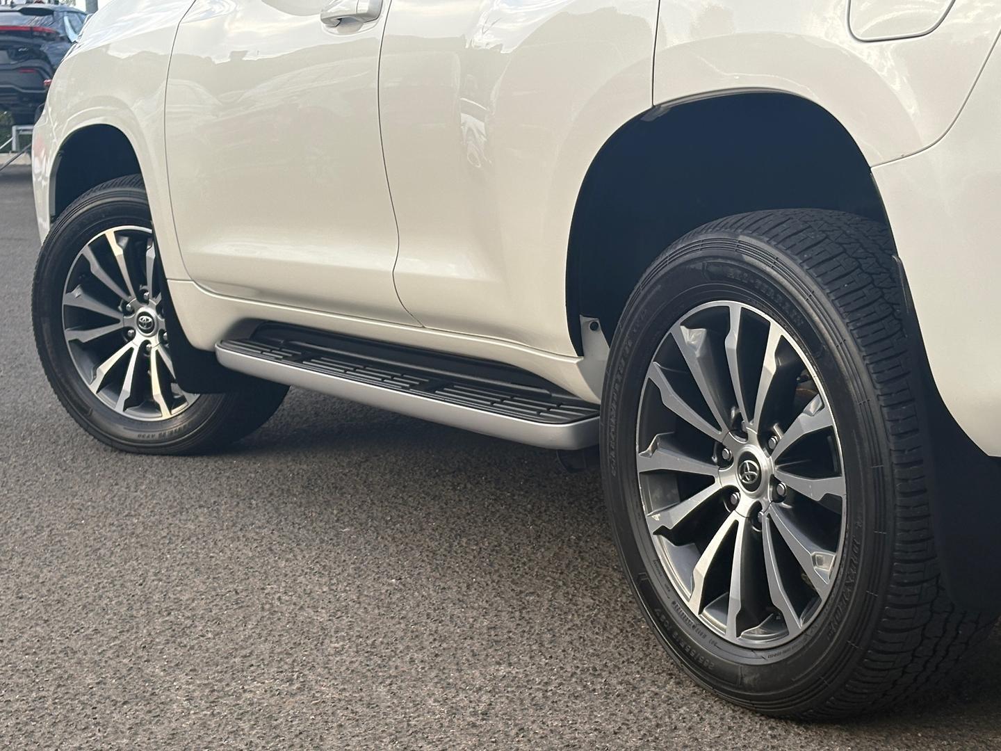 2023 Toyota Landcruiser Prado Kakadu in White