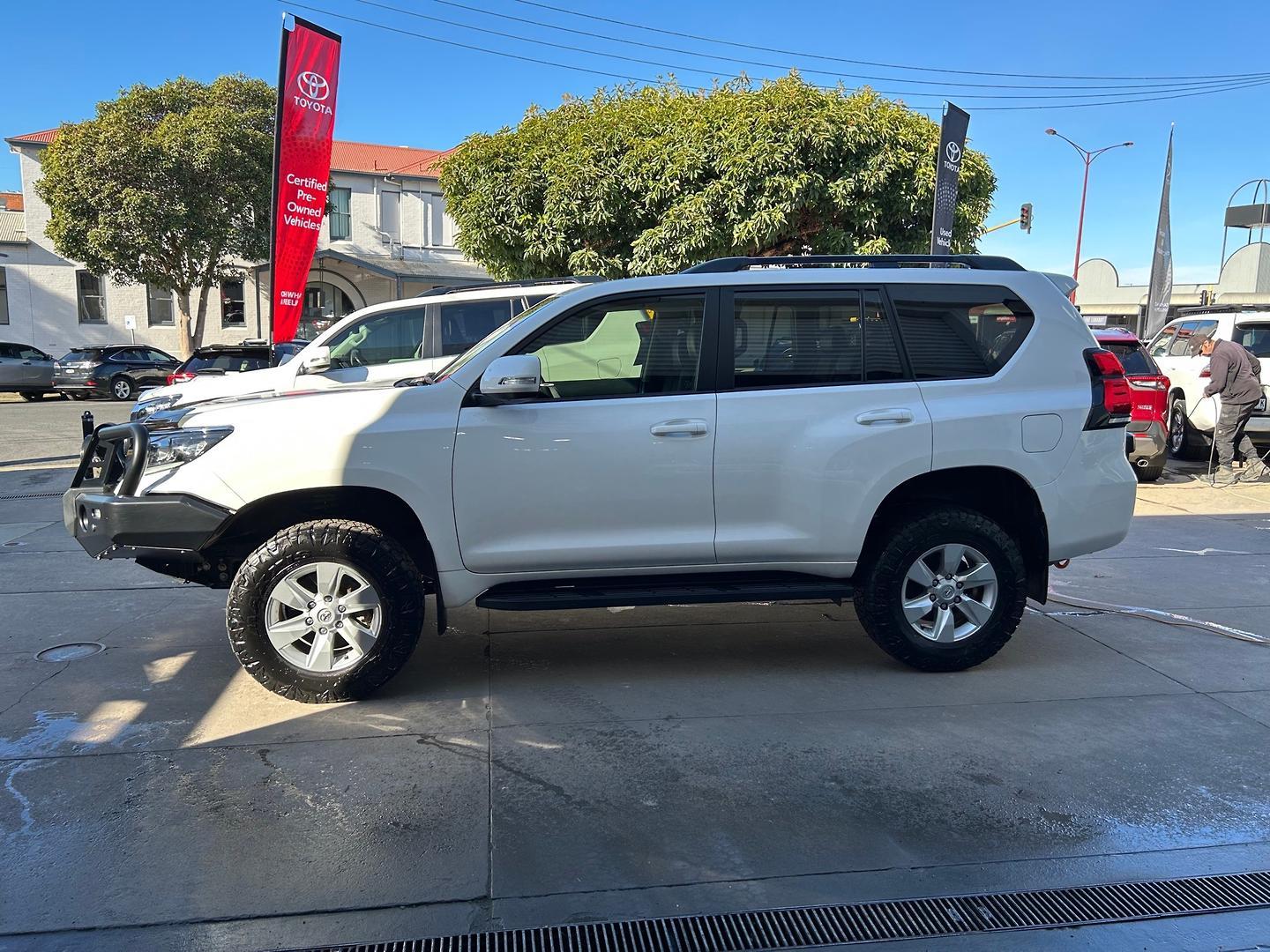 2023 Toyota Landcruiser Prado GXL in White
