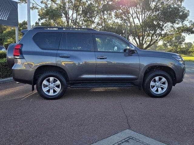 2023 Toyota Landcruiser Prado GXL in Silver