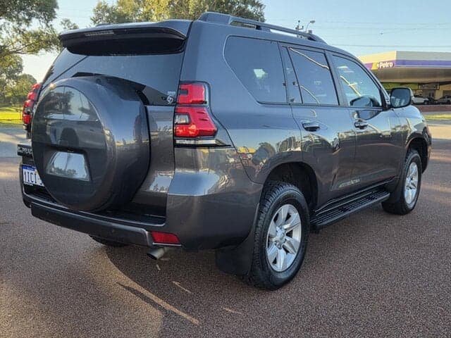2023 Toyota Landcruiser Prado GXL in Silver