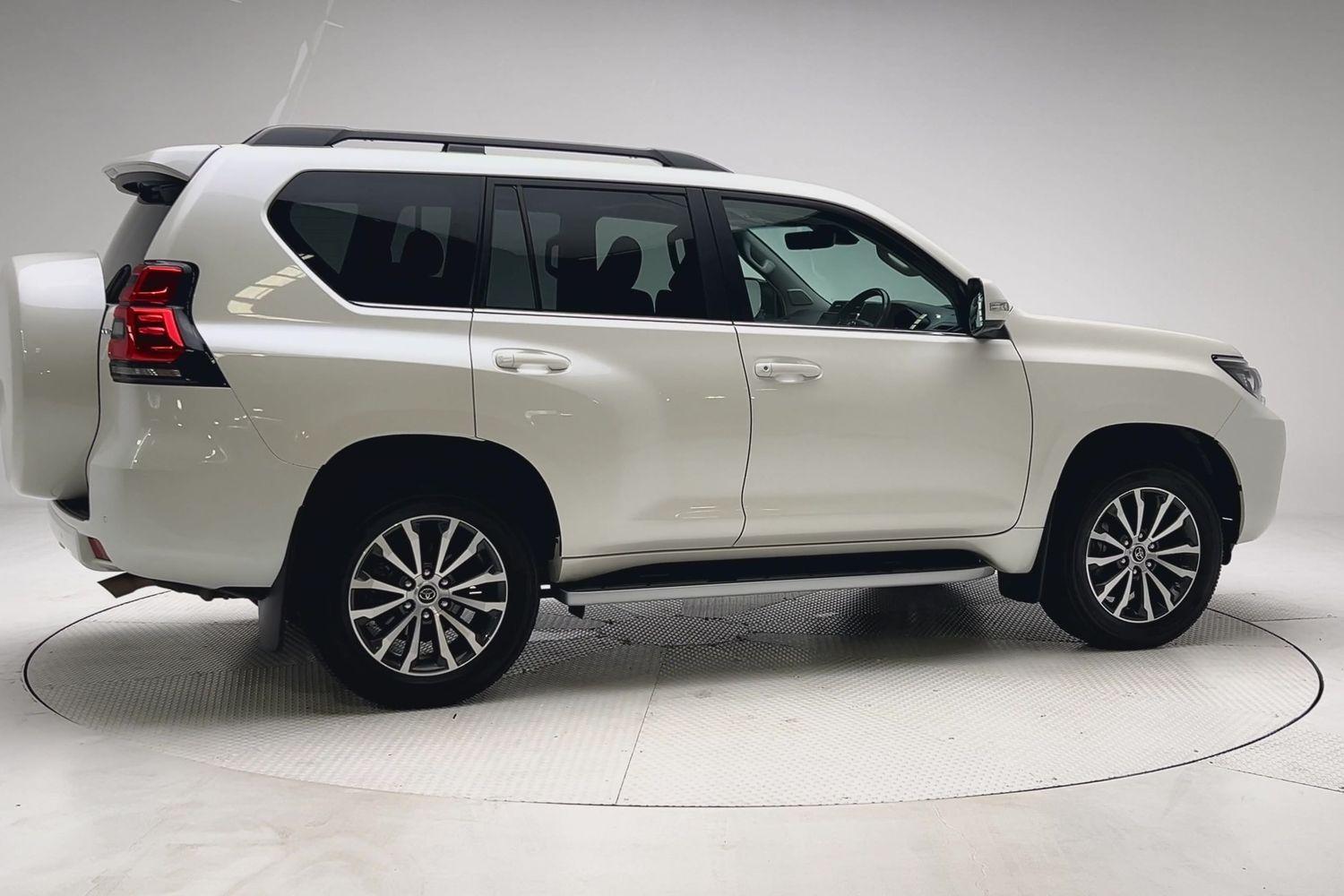 2023 Toyota Landcruiser Prado Kakadu in White