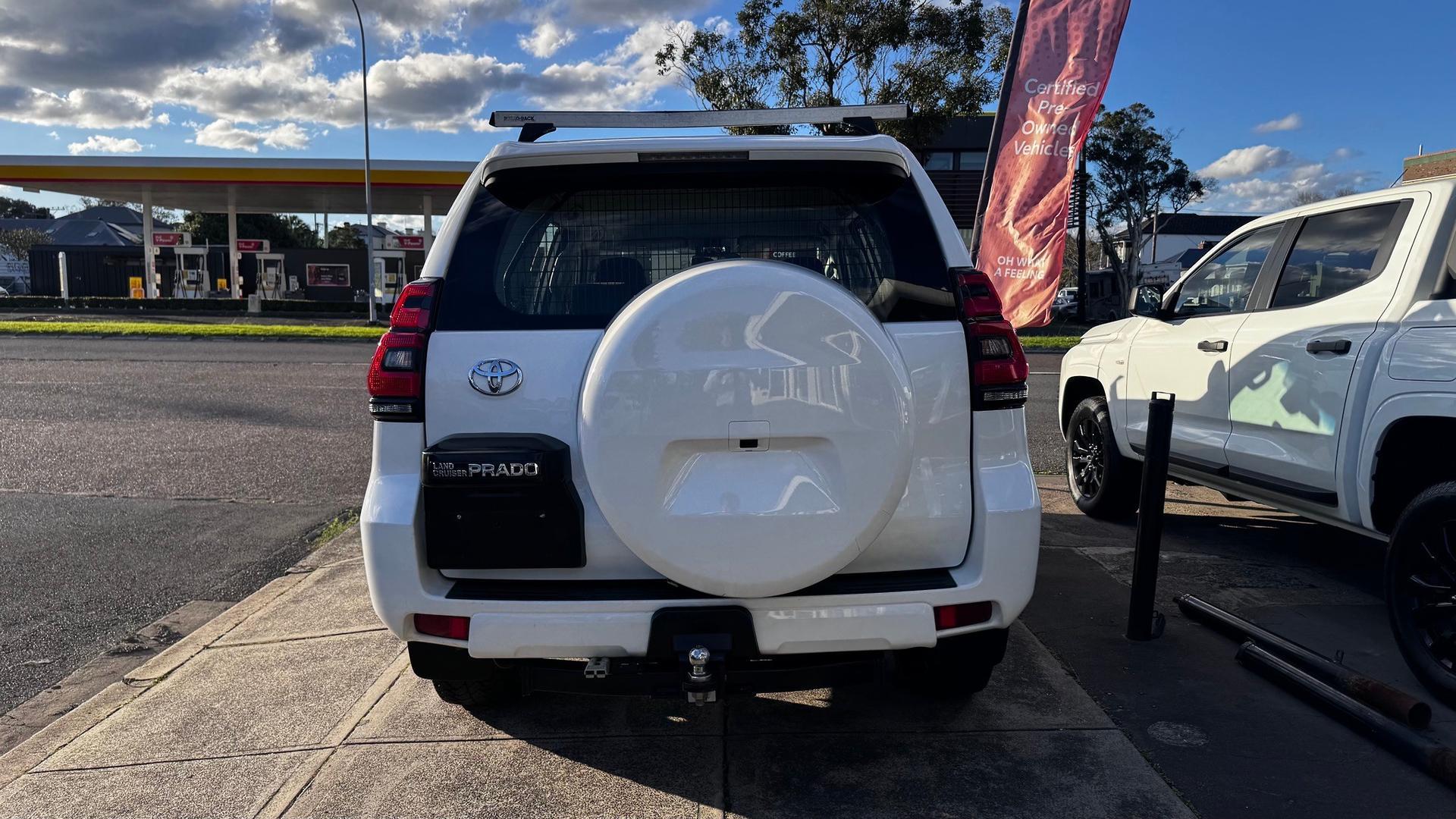 2018 Toyota Landcruiser Prado GX in White